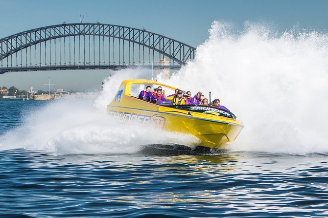 30-Minute Sydney Harbour Jet Boat Ride on Thunder Twist - Gear, lockers, and the wet reality