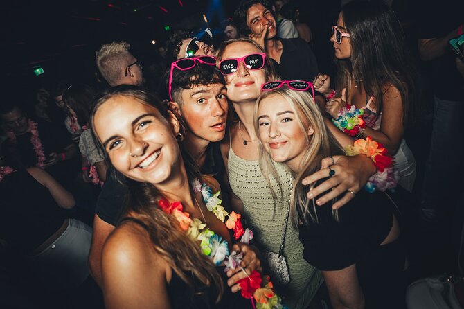 Big Night Out Pub Crawl - The Crowd and Host Energy: What the Reviews Reveal