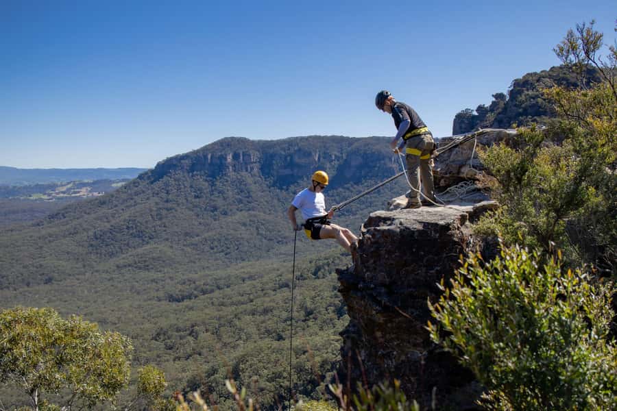 Blue Mountains: Abseiling and Canyoning Experience - After lunch: a 20-minute forest walk into the slot canyon start
