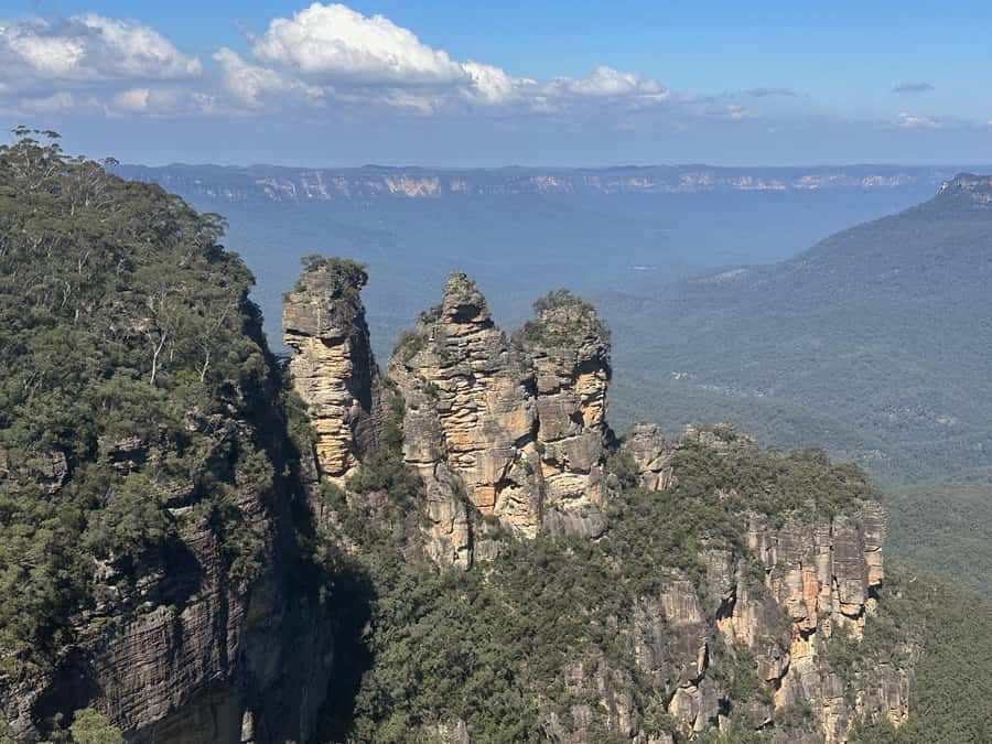 Blue Mountains Adventure: Scenic World, Zoo & Koala Photo - Echo Point and Three Sisters: the first big wow shot
