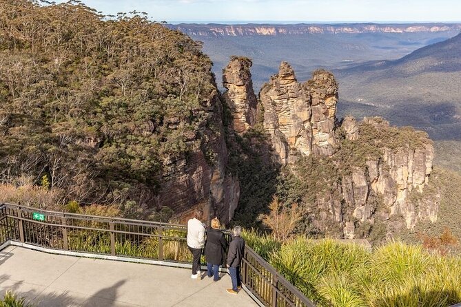 Blue Mountains Sunset Nature-based & Waterfall Tour from Sydney - From George Street to the Mountains: Pickups and Coach Comfort