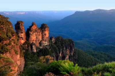 From Sydney: Blue Mountains, Sydney Zoo & Walking Tour - Sydney Zoo Wildlife Encounters and Kangaroo Feeding