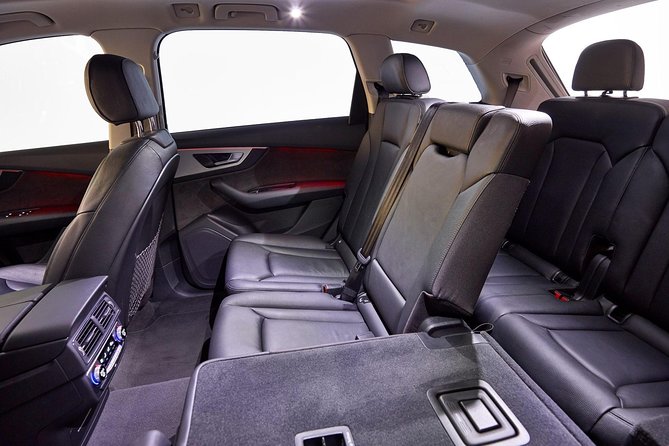 Luxury Sydney Airport Arrival Transfer - Sedan/SUV - Getting First-Day Sydney Help From Drivers Like Rod, Nick, and Julian