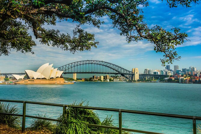 Morning or Afternoon Half-Day Sydney City Sightseeing Tour - Guides and Pacing: Why People Like the Small-Group Approach