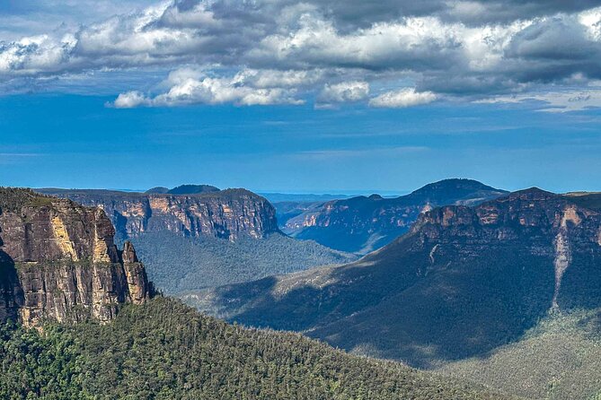 Private Blue Mountains Escape The Crowds Mercedes Tour - Blue Mountains National Park highlights: flexibility at the first viewpoints