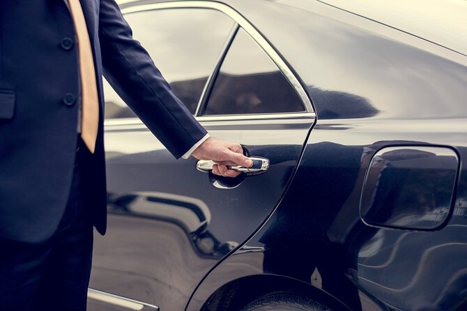 Private Chauffeured Airport Departure Transfers in Sydney - Price and value: why $89.66 per group can make sense