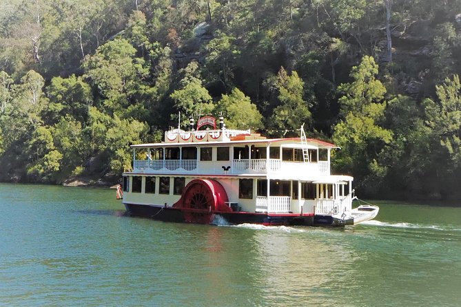 Scenic Adventure Lunch Cruise - Nepean Gorge and Blue Mountains National Park views from the water