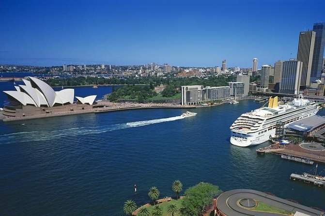 Shuttle Transfer from Sydney City Hotel to Sydney Cruise Port - The luggage rule: one suitcase + one carry-on (and why it matters)