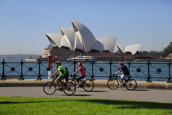 Sydney Bike Tours - Guides and safety: why the small group size matters