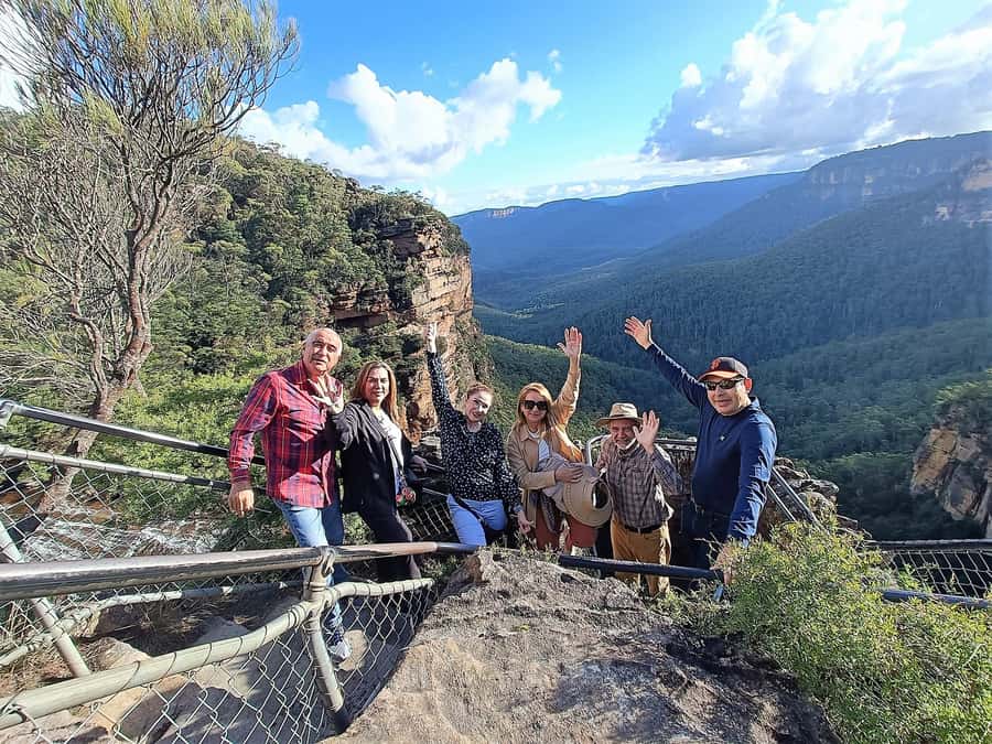 Sydney: Blue Mountains Late Start: Walks, Wildlife & Dinner - Blue Mountains Dinner: Restaurant Time Without the Chaos