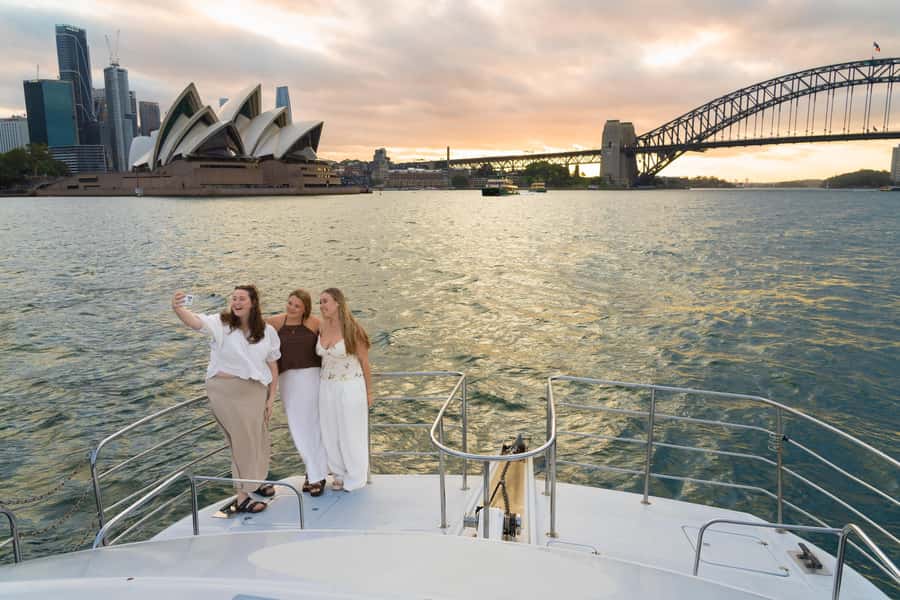 Sydney: Golden Glow Sunset Harbour Cruise with 1 Drink - One Drink Included, Plus a Grazing Platter: Food and Bar Setup