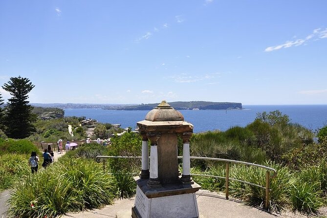 Sydney Guided Sightseeing Bus Tour - Mrs Macquarie’s Point and Mrs Macquarie’s Chair: the classic photo sequence
