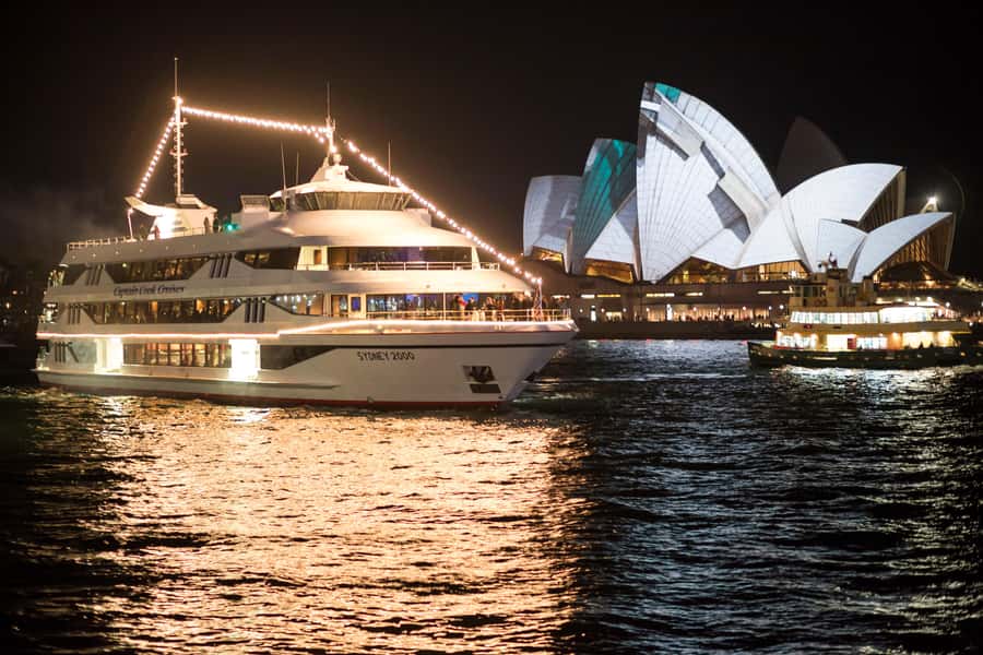 Sydney: Harbour Dinner Cruise with 3, 4 or 6-Course Menu - Drinks and the QR Ordering System: Plan for Extra Cost
