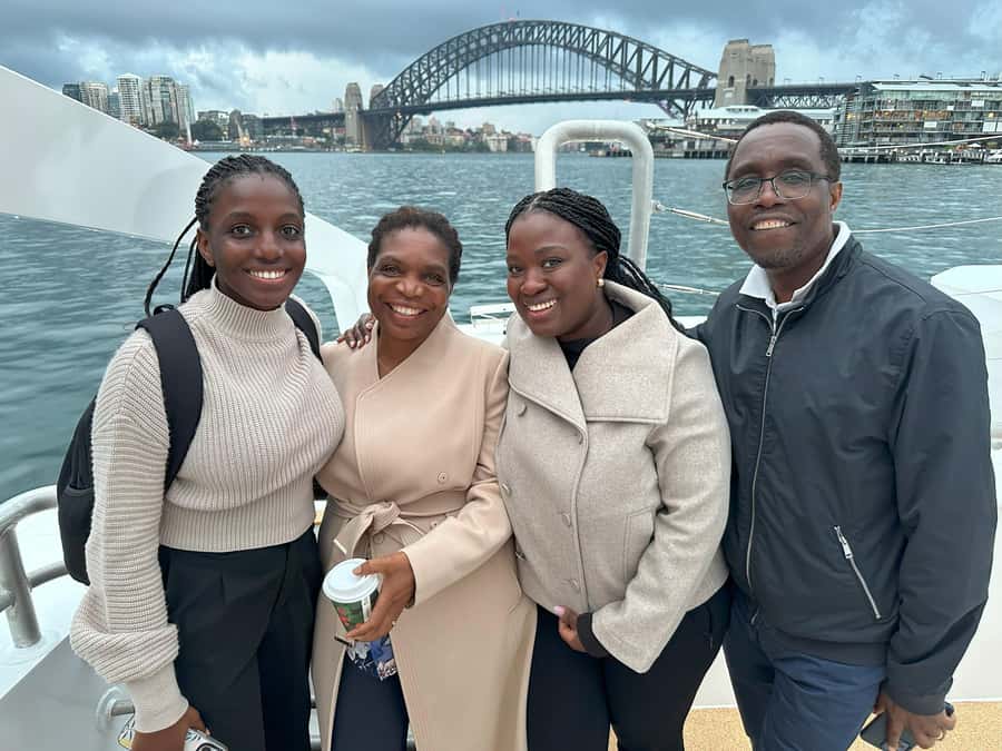 Sydney Harbour Sightseeing Cruise from Circular Quay - Mrs Macquarie’s Chair and Fort Denison Views