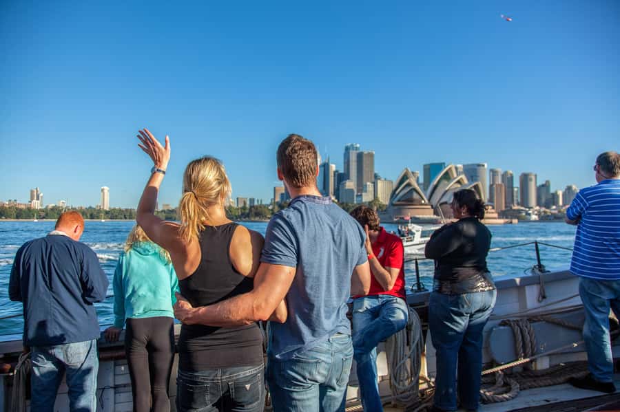 Sydney Harbour: Tall Ship Lunch Cruise - Who should book this Sydney tall-ship lunch cruise?