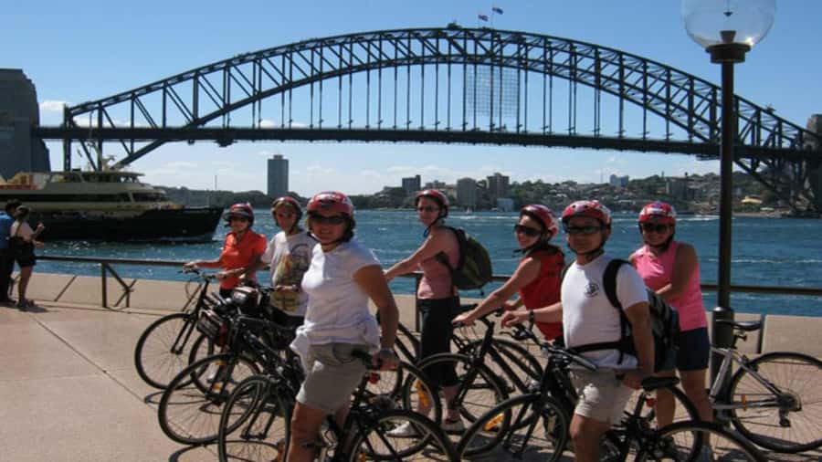 Sydney Highlight Attractions Guided Tour - Sydney Harbour Bridge and Opera House: the photo stops with meaning