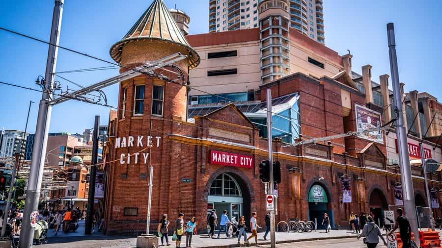 Sydney Private & Custom Walking Experience with a Local - Sydney’s big landmarks meet laneway storytelling