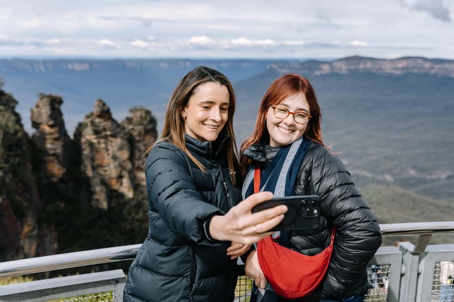 Sydney: Small Group Blue Mountains, Wildlife & Waterfalls - Featherdale Wildlife Park: the included animal encounter