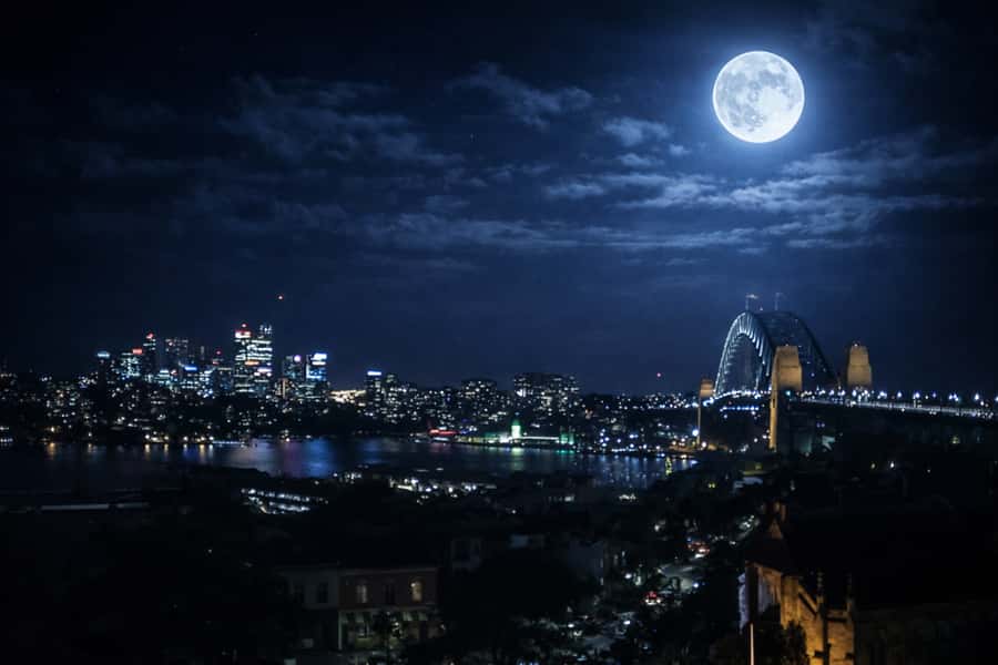 Sydney: Spirits of the Rock and Dark Past Walking Tour - Haunted historic pubs and the original Cellar stop