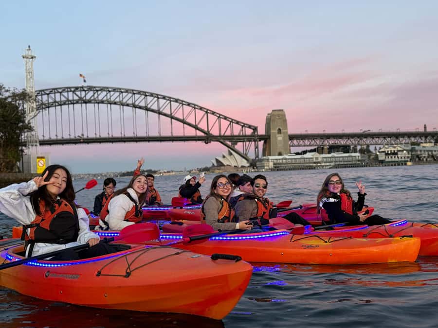 Sydney: Sunset Kayak Tour on Sydney Harbour - 90 minutes on Sydney Harbour: easy effort, good pacing