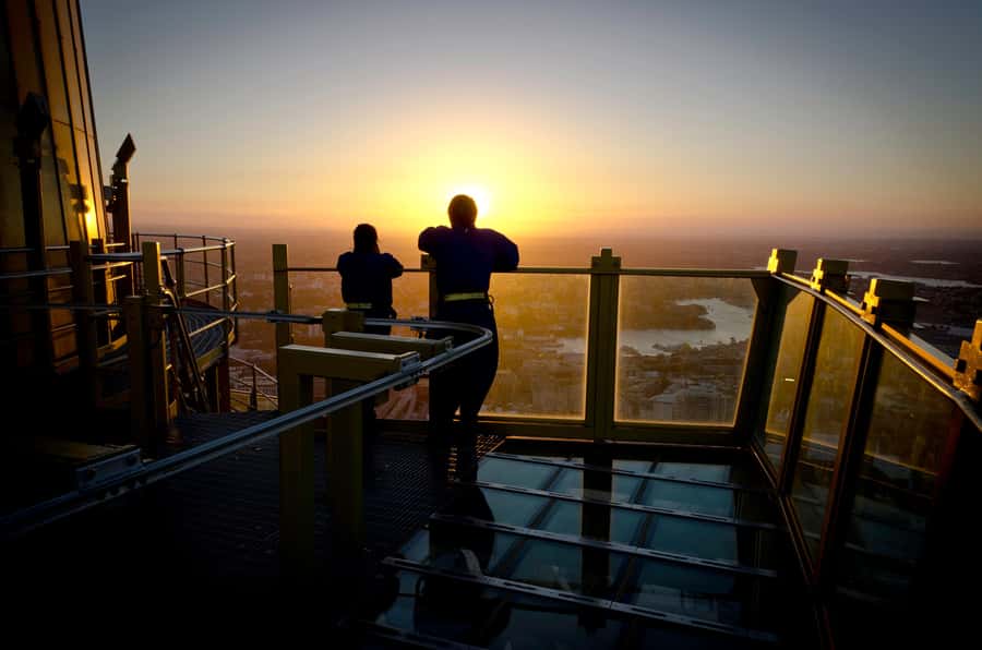 Sydney Tower Eye: Entry with Observation Deck - How to use the Observation Deck screens and binoculars