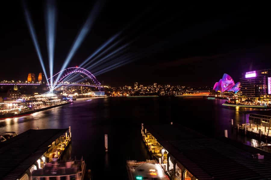 Sydney: Vivid Festival of Light Harbor Cruise with Dinner - Timing realities: departure, arrival, and how to handle them