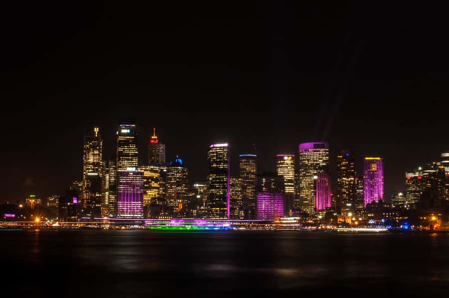 Sydney: Vivid Festival of Light Harbor Cruise with Dinner - Who should think twice