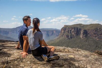 Sydney: Waterfall Bushwalk and Blue Mountain Sunset Day Trip - From central Sydney to the mountains: quick breaks, real atmosphere