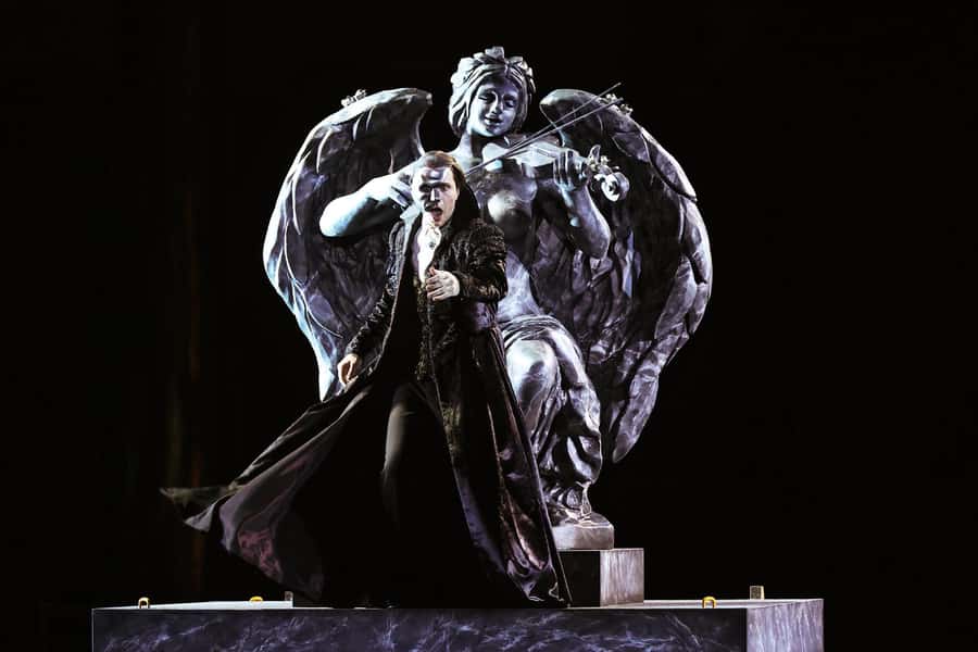 The Phantom of the Opera on Sydney Harbour Tickets - Fireworks and the Sydney skyline payoff